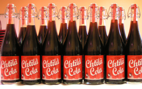 bouteilles de Chtila Cola de NPDC Boissons